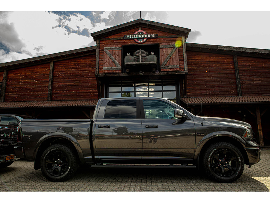 Dodge RAM 1500 classic 5.7 V8 Laramie zonder btw