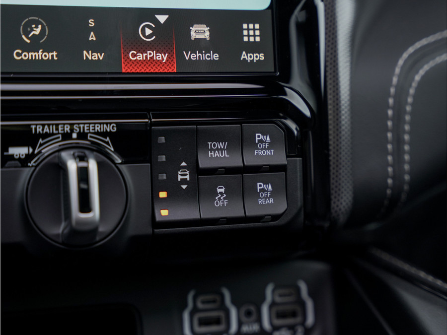 Dodge RAM 1500 5.7 V8 4x4 Crew Cab Limited Night