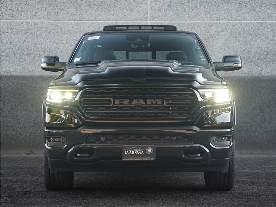 Dodge RAM 1500 5.7 V8 4x4 Crew Cab Limited Night
