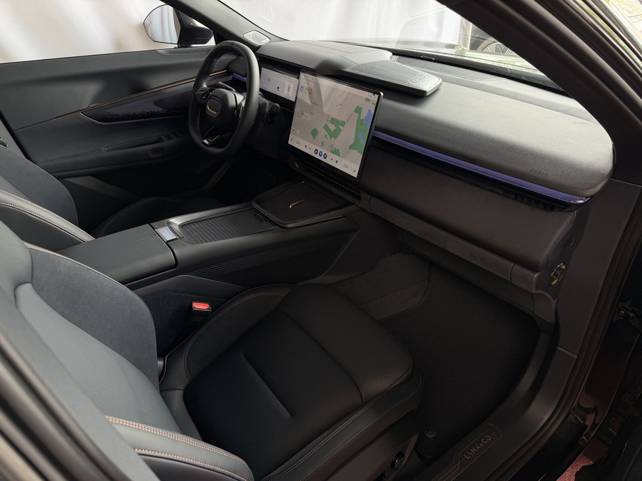 Lynk & Co 08 2026 345PK MORE HYBRIDE MASSAGE STOEL VERW/VENTILATIE PANO MATRIX LED HARMAN KARDON NIEUWE AUTO 360°