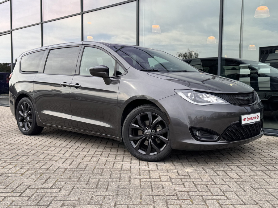 Chrysler Pacifica S