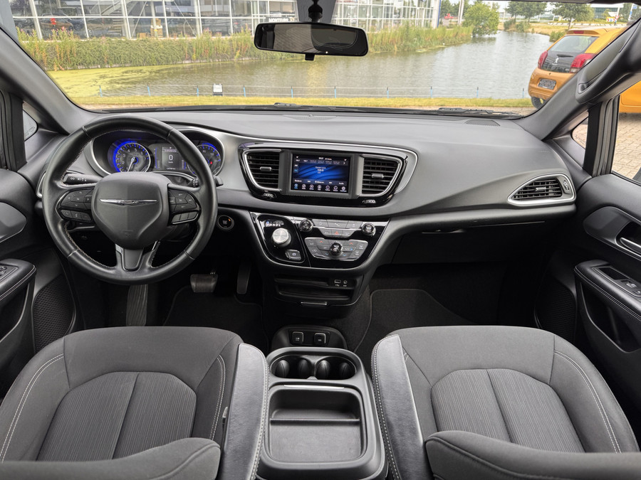 Chrysler Pacifica S