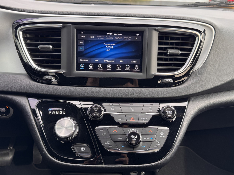 Chrysler Pacifica S