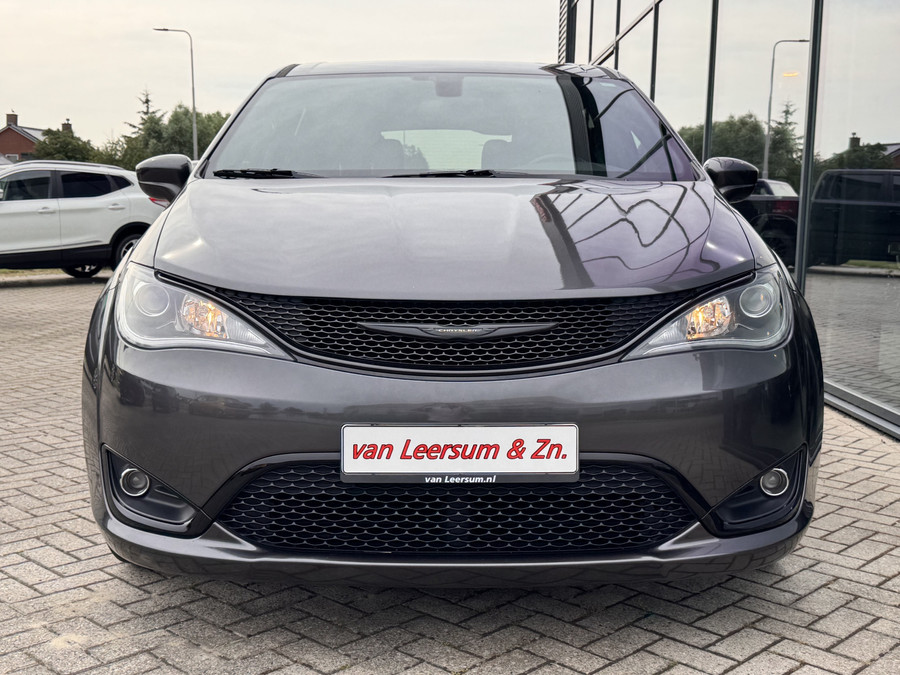 Chrysler Pacifica S