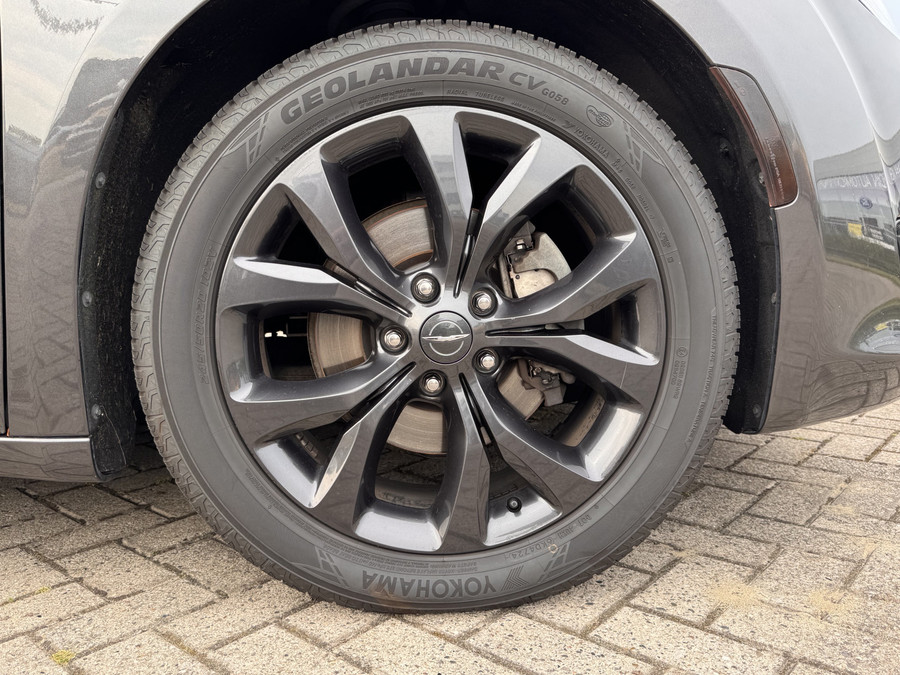 Chrysler Pacifica S