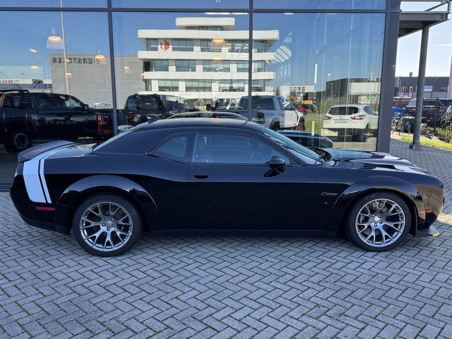 Dodge Challenger SRT Hellcat Redeye Black Ghost