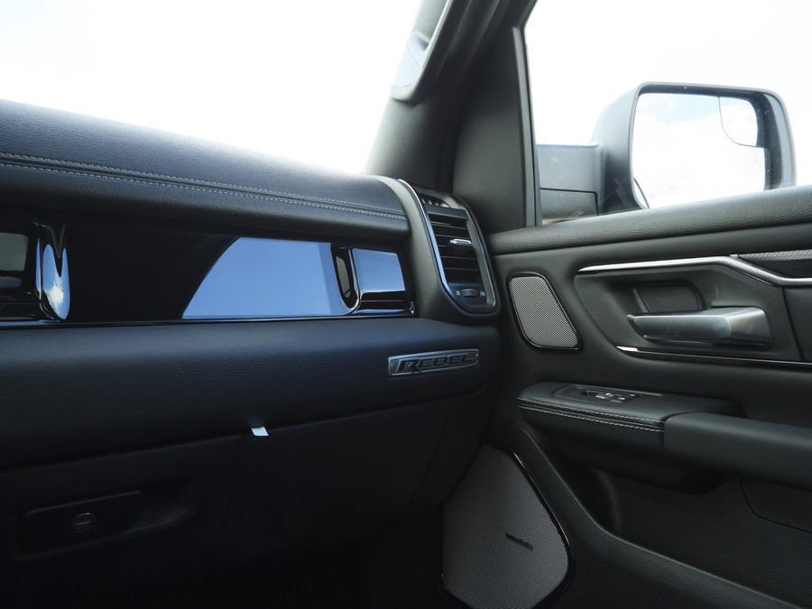 Dodge Ram 1500 | Rebel | Night | 4x4 | Crew Cab | 3.0L Twin-turbo I6 | BPM-VRIJ