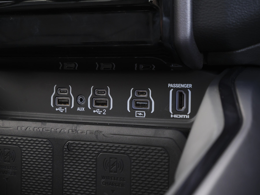 Dodge Ram 1500 | Rebel | Night | 4x4 | Crew Cab | 3.0L Twin-turbo I6 | BPM-VRIJ