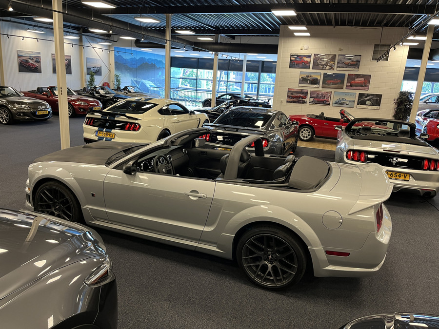 Ford Mustang Convertible 4.6i V8 GT 335PK Roush Limited Nr. 05-2218