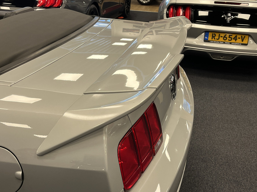 Ford Mustang Convertible 4.6i V8 GT 335PK Roush Limited Nr. 05-2218