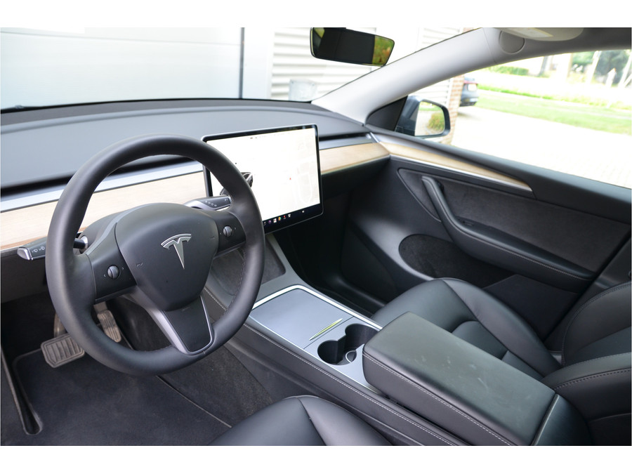 Tesla Model Y RWD 58 kWh