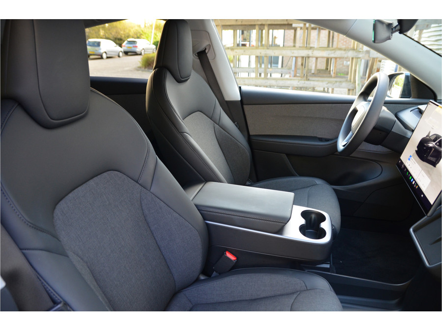 Tesla Model Y Standard RWD 58 kWh