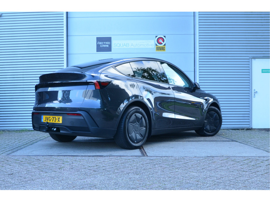 Tesla Model Y Standard RWD 58 kWh