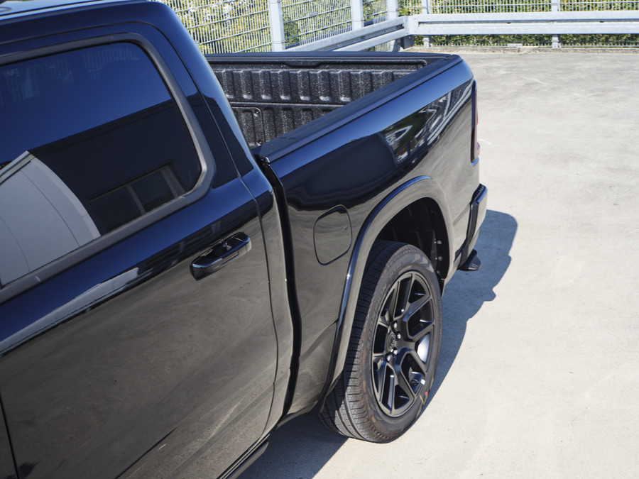 Dodge Ram 1500 | Laramie | Premium Night | 3.0L I6 Hurricane | Crew Cab | 4X4 |