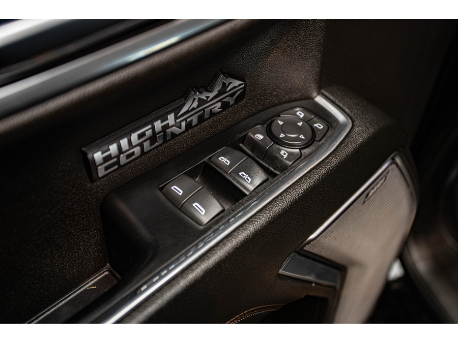 Chevrolet Silverado High Country 6.2 V8