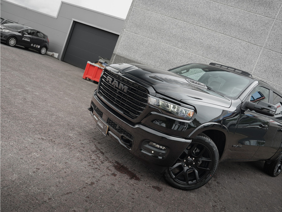 Dodge RAM 1500 Laramie Night SST Hurricane 426pk
