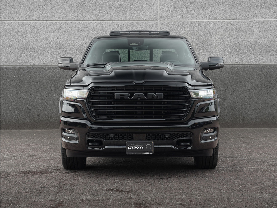 Dodge RAM 1500 Laramie Night SST Hurricane 426pk