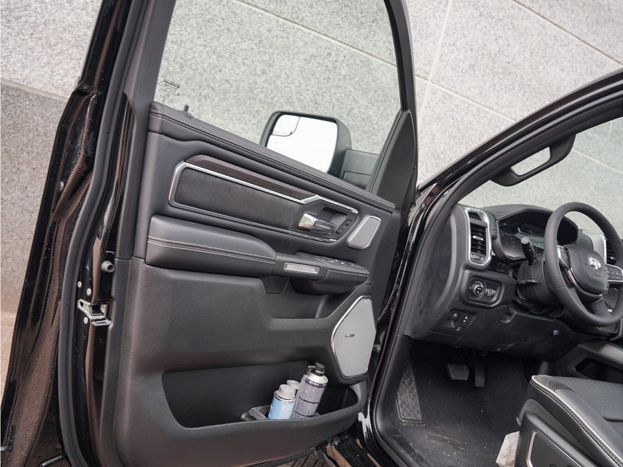 Dodge RAM 1500 Laramie Night SST Hurricane 426pk