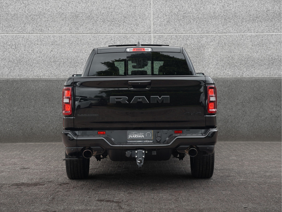 Dodge RAM 1500 Laramie Night SST Hurricane 426pk