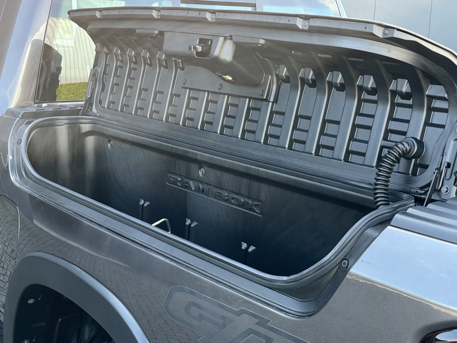 Dodge RAM 5.7i V8 HEMI eTorque 400PK CREW CAB REBEL GT | BPM VRIJ | RAMBOX | LUCHTVERING | LPG | LAADBAKKLEP |