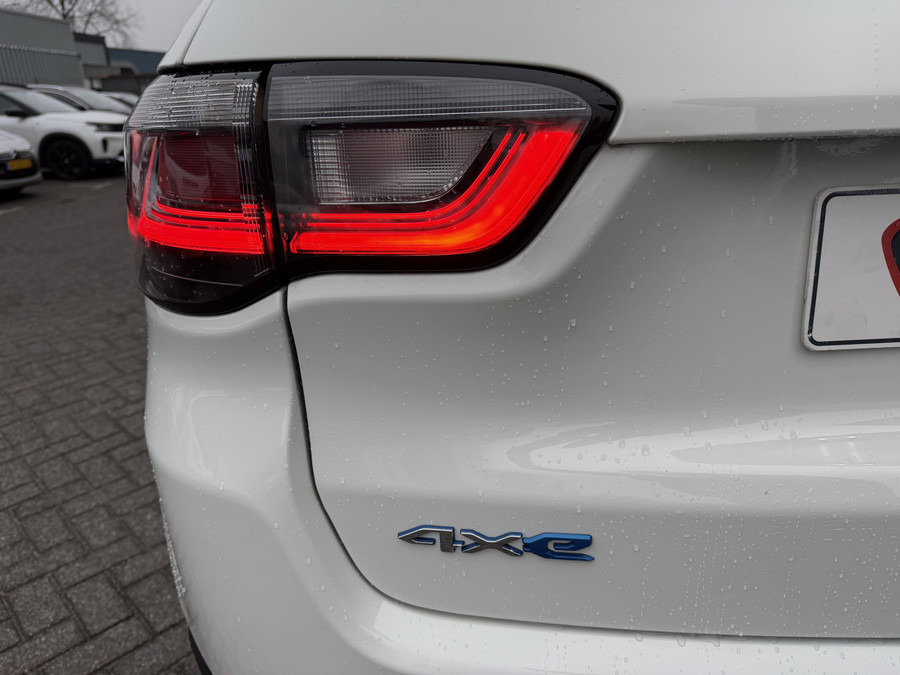 Jeep Compass 4xe 190 Plug-in Hybrid Altitude (Keyless Entry - LED - Camera - Navigatie via APP - Adaptieve Cruise