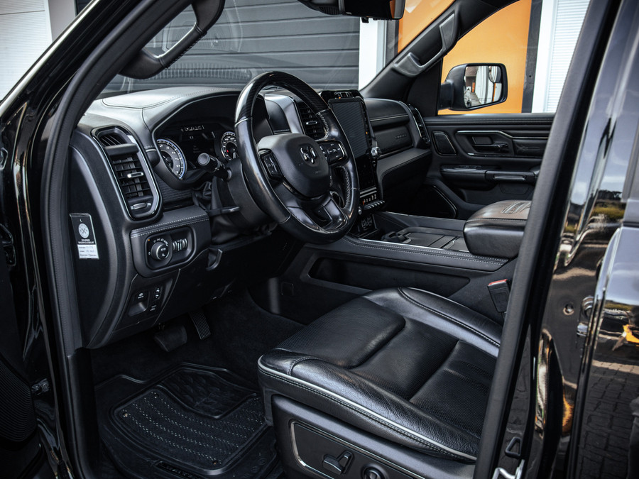 Dodge RAM 1500 5.7 V8 4x4 Crew Cab Limited