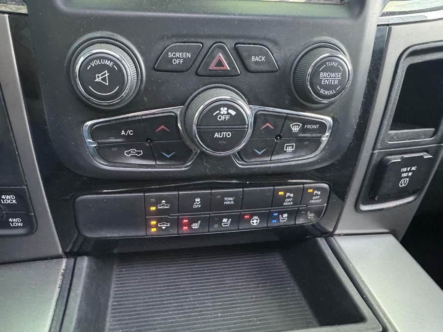 Dodge RAM 1500 5.7 V8 Quad Cab 6'4