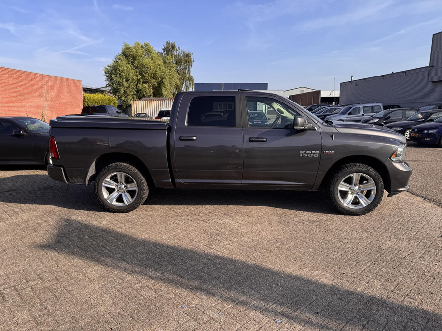 Dodge RAM 1500 5.7 V8 Quad Cab 6'4