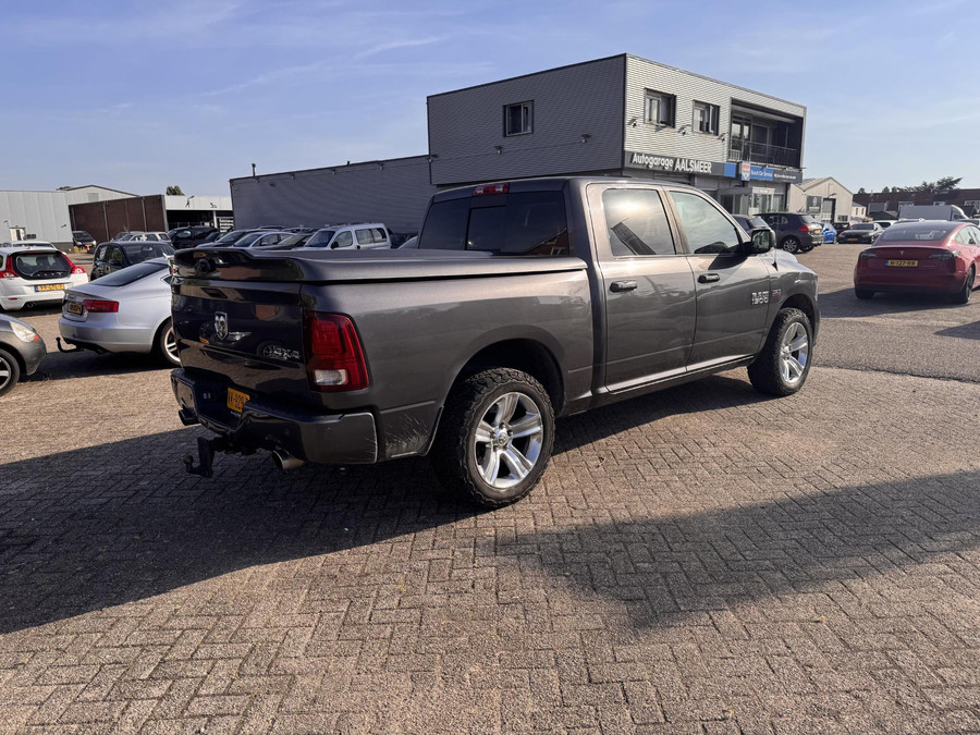 Dodge RAM 1500 5.7 V8 Quad Cab 6'4