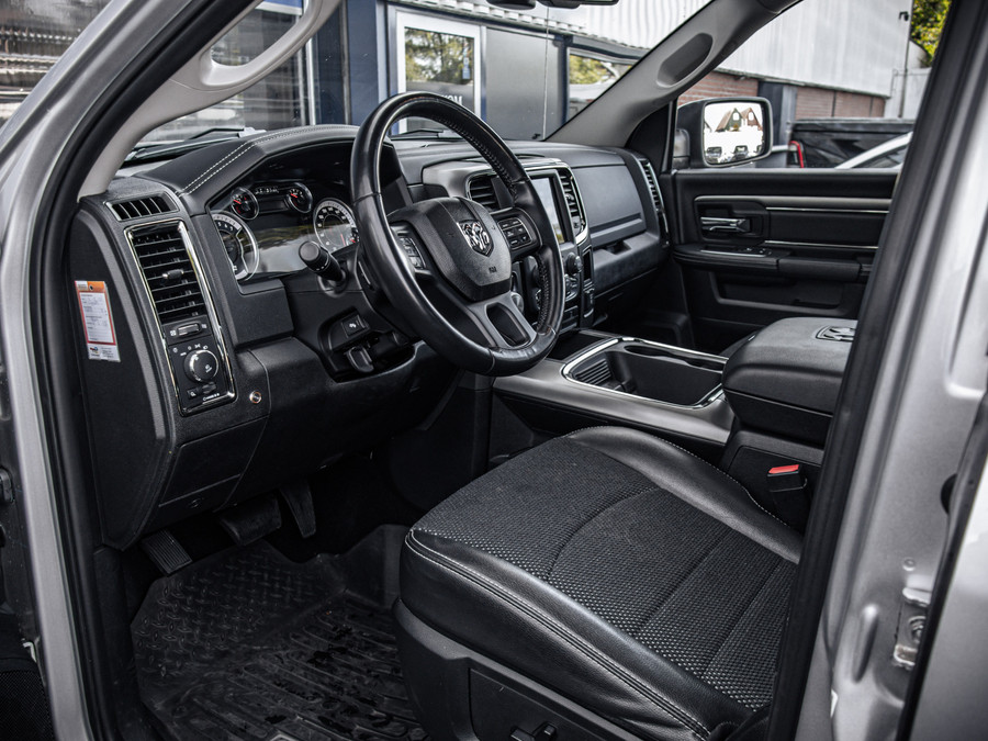 Dodge RAM 1500 Sport | 5.7L HEMI V8 4x4