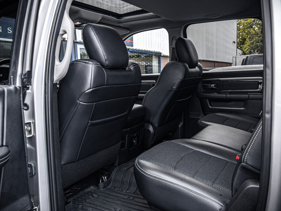 Dodge RAM 1500 Sport | 5.7L HEMI V8 4x4