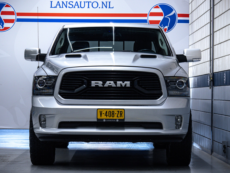 Dodge RAM 1500 Sport | 5.7L HEMI V8 4x4