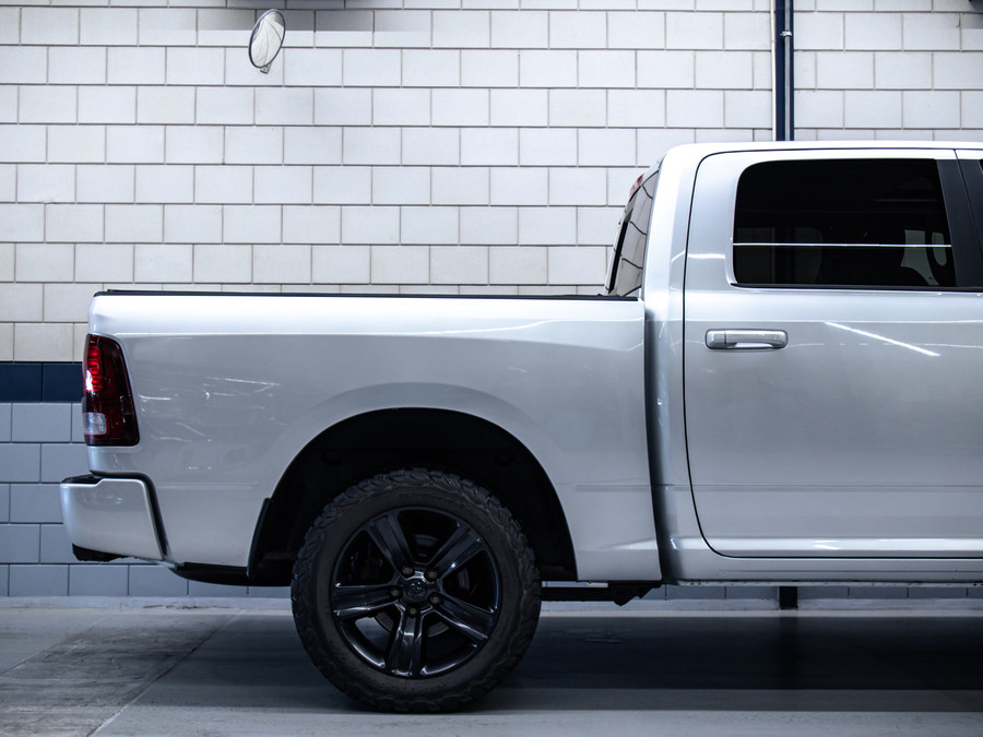 Dodge RAM 1500 Sport | 5.7L HEMI V8 4x4