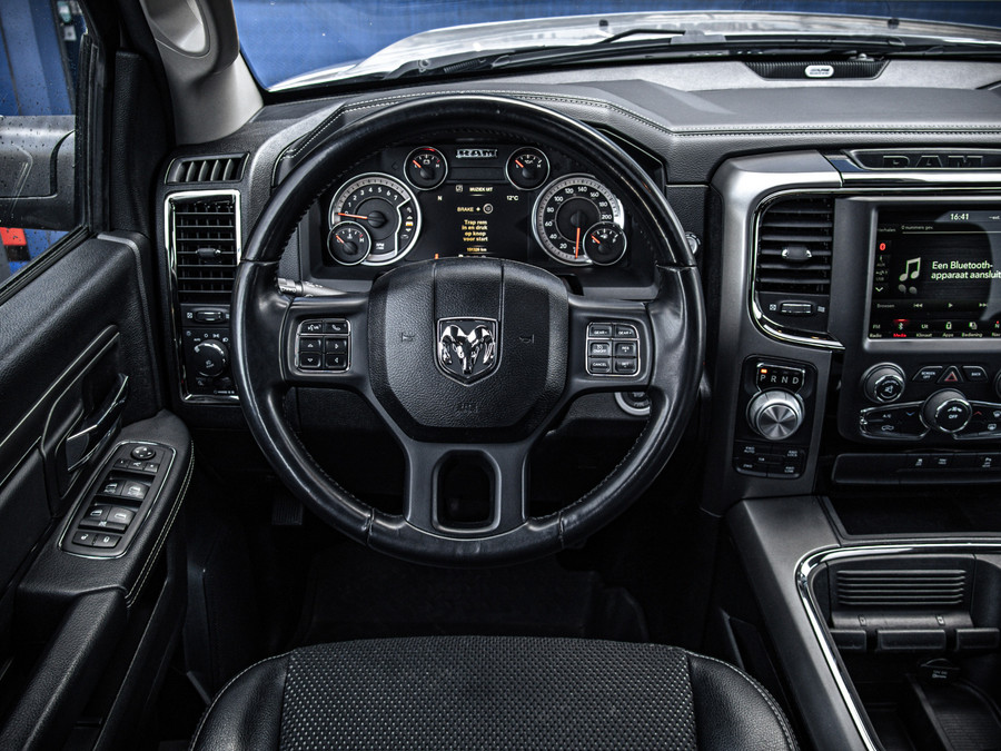 Dodge RAM 1500 Sport | 5.7L HEMI V8 4x4