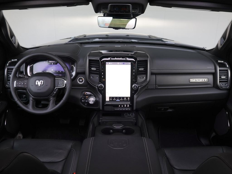 Dodge RAM 1500 5.7 V8 4x4 Crew Cab Dominator