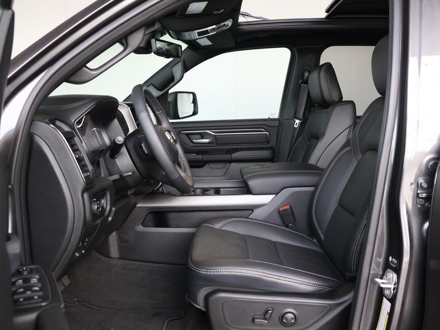 Dodge RAM 1500 5.7 V8 4x4 Crew Cab Dominator