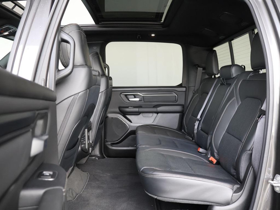 Dodge RAM 1500 5.7 V8 4x4 Crew Cab Dominator