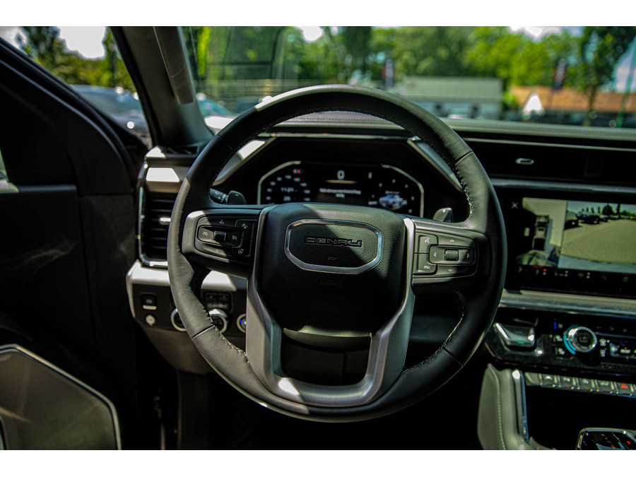 GMC Sierra Denali 6.2L V8