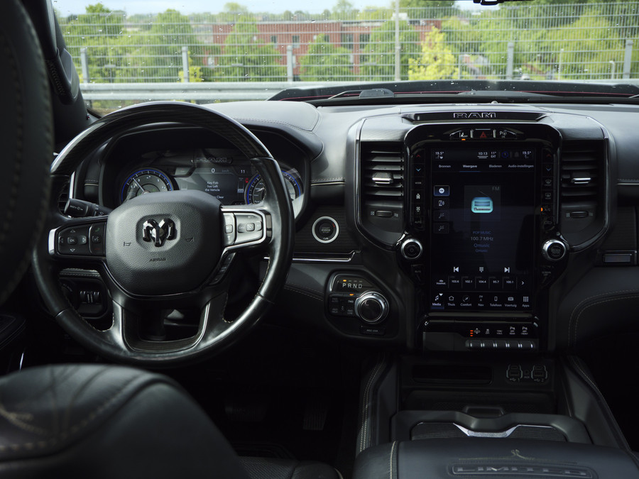 Dodge RAM 1500 | Limited | 5.7 V8 | 4x4 | Crew Cab |