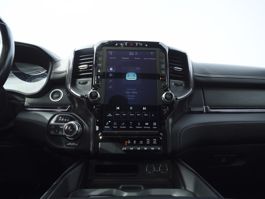 Dodge RAM 1500 | Limited | 5.7 V8 | 4x4 | Crew Cab |