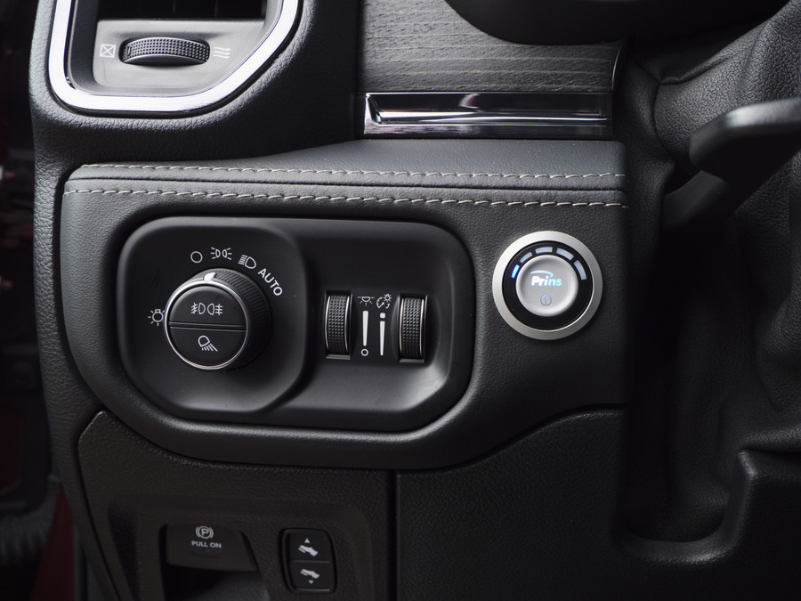 Dodge RAM 1500 | Limited | 5.7 V8 | 4x4 | Crew Cab |