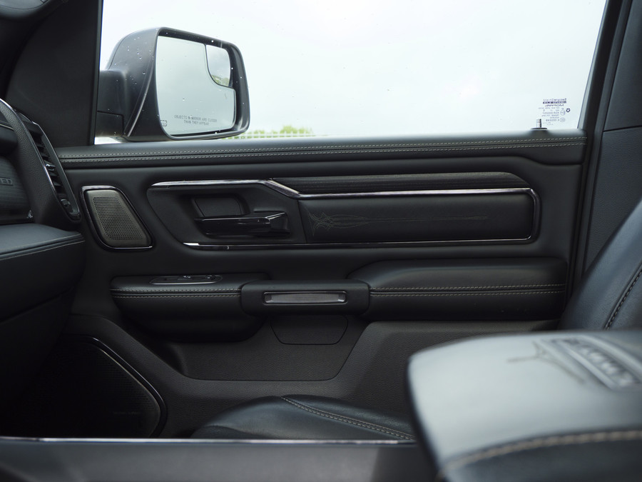 Dodge RAM 1500 | Limited | 5.7 V8 | 4x4 | Crew Cab |