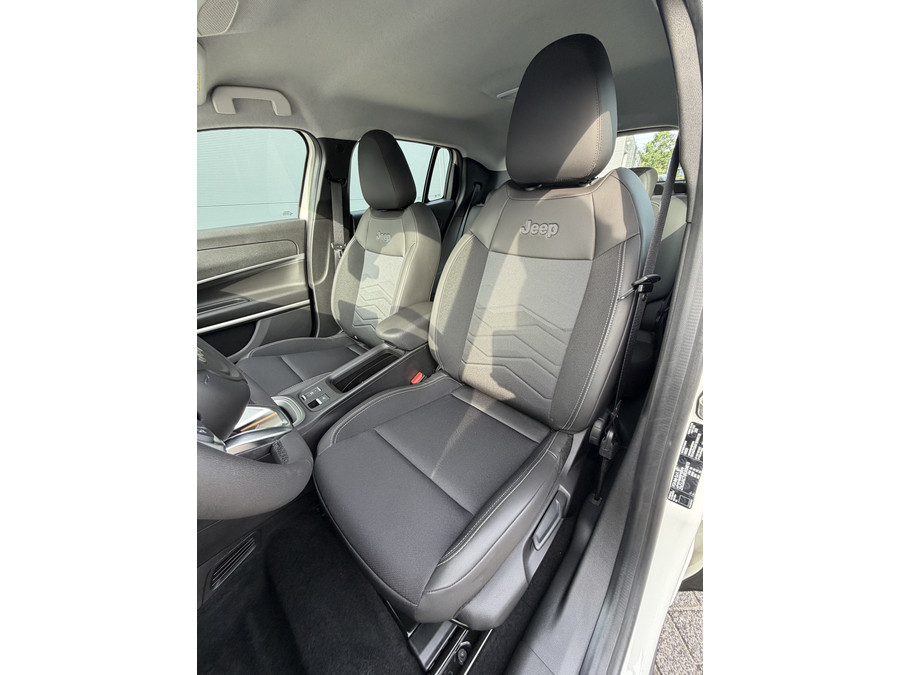 Jeep Avenger 1.2 e-Hybrid Altitude (Elektrische Klep - JBL - Keyless Entry - Adaptieve Cruise Controle - LED - Au