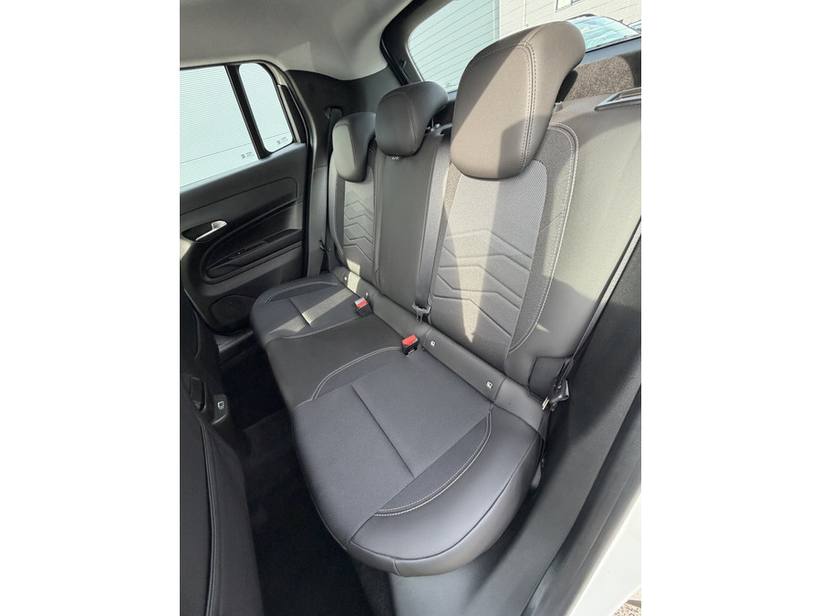 Jeep Avenger 1.2 e-Hybrid Altitude (Elektrische Klep - JBL - Keyless Entry - Adaptieve Cruise Controle - LED - Au