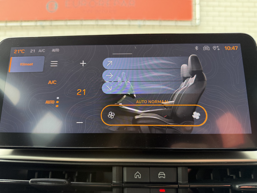 Jeep Avenger 1.2 e-Hybrid Altitude (Elektrische Klep - JBL - Keyless Entry - Adaptieve Cruise Controle - LED - Au