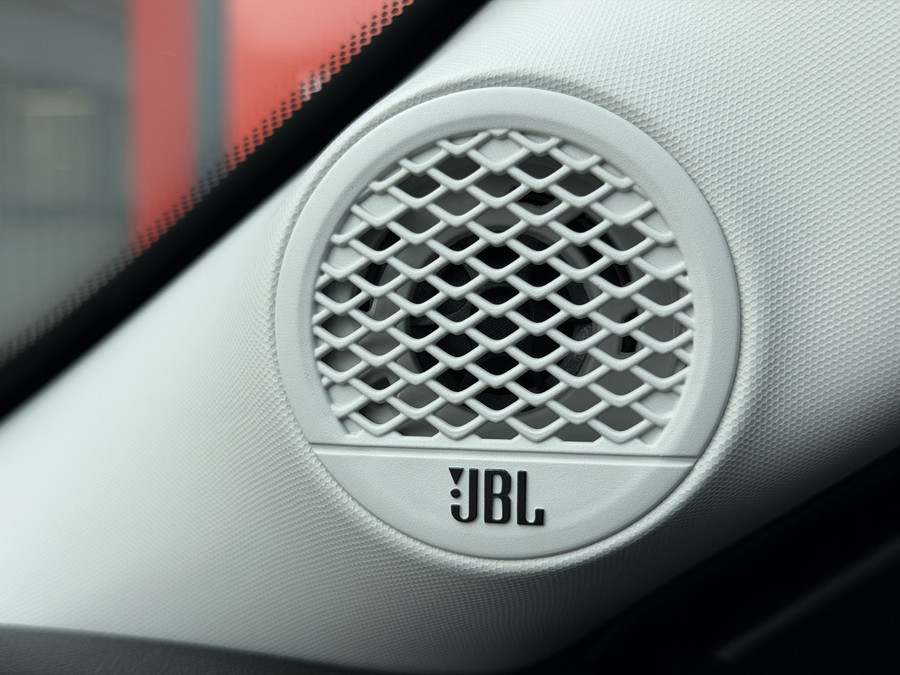 Jeep Avenger 1.2 e-Hybrid Altitude (Elektrische Klep - JBL - Keyless Entry - Adaptieve Cruise Controle - LED - Au