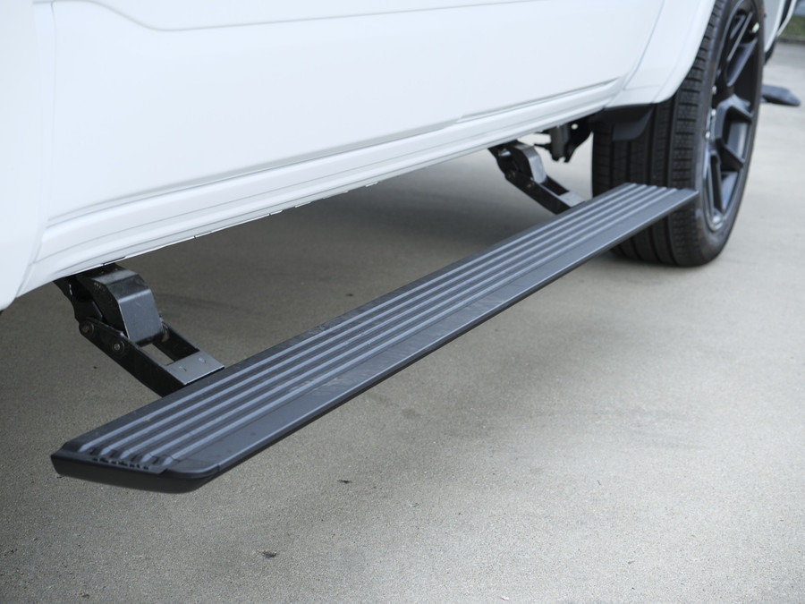 Dodge Ram 1500 | Laramie | Premium Night | 3.0L I6 Hurricane | Crew Cab | 4X4 |