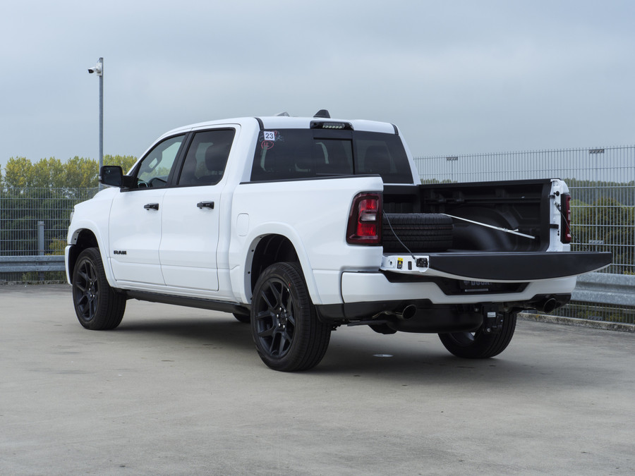 Dodge Ram 1500 | Laramie | Premium Night | 3.0L I6 Hurricane | Crew Cab | 4X4 |