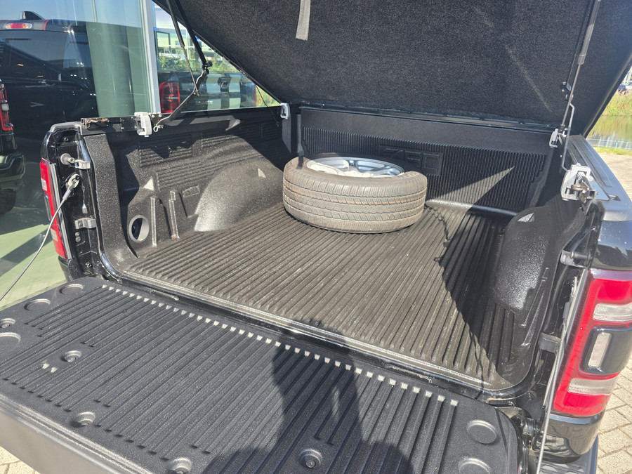 Dodge RAM 1500 5.7 V8 4x4 Crew Cab Laramie