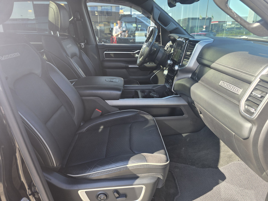 Dodge RAM 1500 5.7 V8 4x4 Crew Cab Laramie